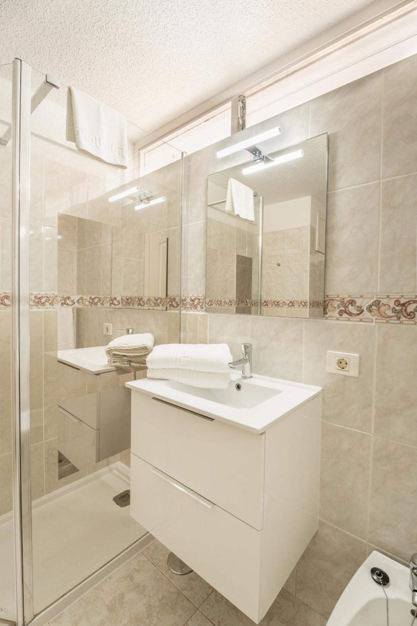 פלאייה דה לאס אמריקס Apartamentos Borinquen מראה חיצוני תמונה
